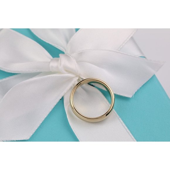 Tiffany & Co. 18k Yellow Gold 4.5mm Dome Wedding Band Size 7 Ring w/ Box - Picture 13 of 16